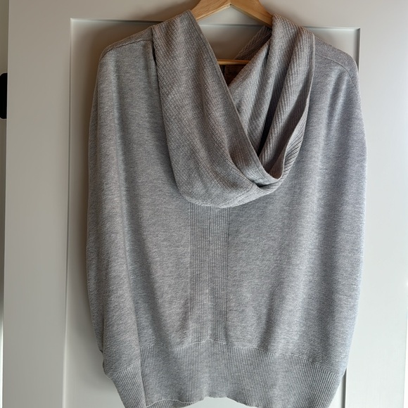 BR Cocoon Style Hoodie - Picture 2 of 11